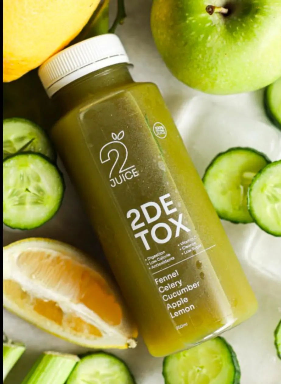 Bottle of 2Detox fresh juice supplied by Syswood Fruits