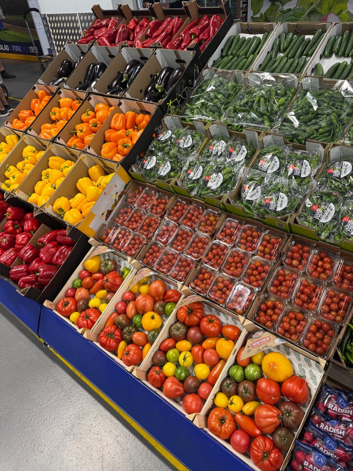 Fresh salad produce supplied by Syswood Fruits